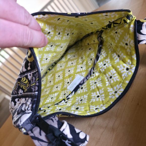 Retired Vera Bradley Quilted Hipster Crossbody Baroque Yellow Black White Bag - Picture 4 of 6